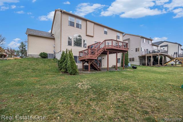 Builiding view thirty one for 3180 Waldon Ridge, Lake Orion, MI. 48359