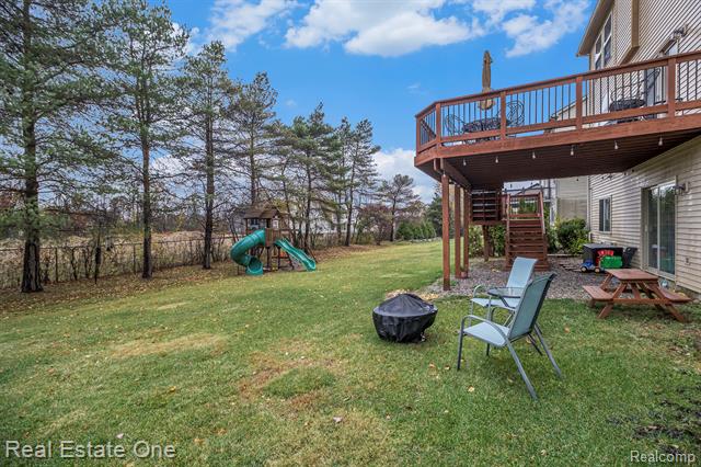 Builiding view twenty nine for 3180 Waldon Ridge, Lake Orion, MI. 48359