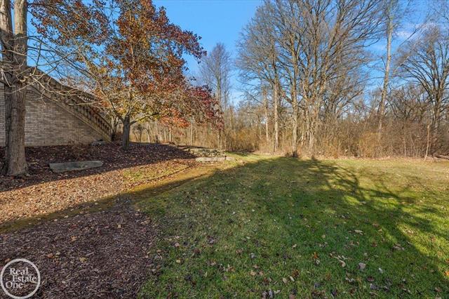 Builiding view fifty eight for 4575 Hidden Glen, Rochester, MI. 48306