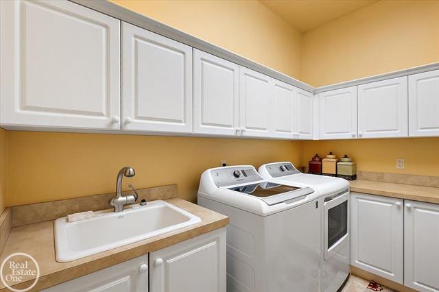 Builiding view fifty three for 4575 Hidden Glen, Rochester, MI. 48306