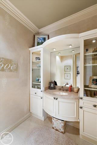 Builiding view forty nine for 4575 Hidden Glen, Rochester, MI. 48306