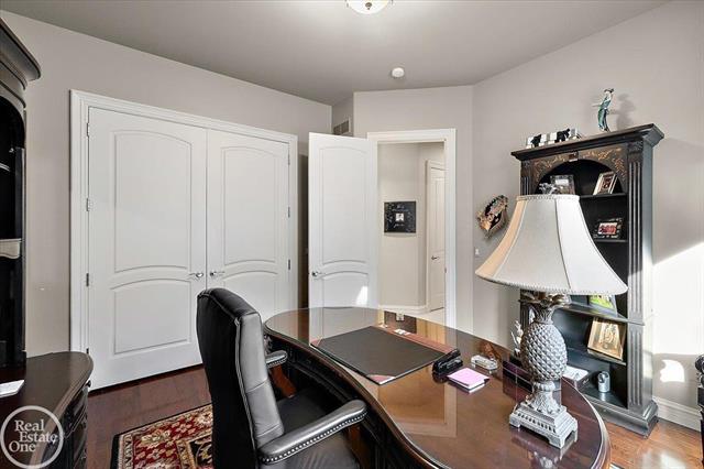 Builiding view forty seven for 4575 Hidden Glen, Rochester, MI. 48306