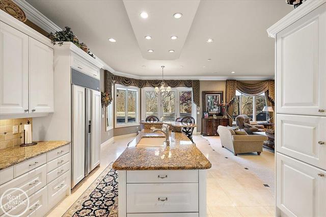 Builiding view seventeen for 4575 Hidden Glen, Rochester, MI. 48306