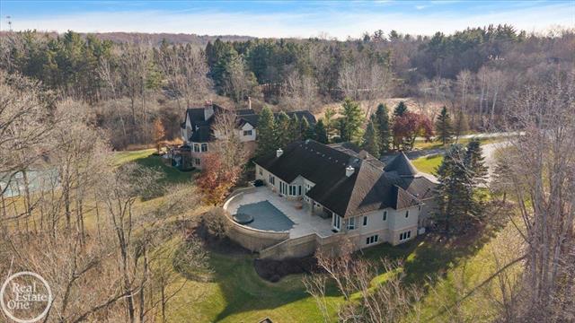 Builiding view six for 4575 Hidden Glen, Rochester, MI. 48306