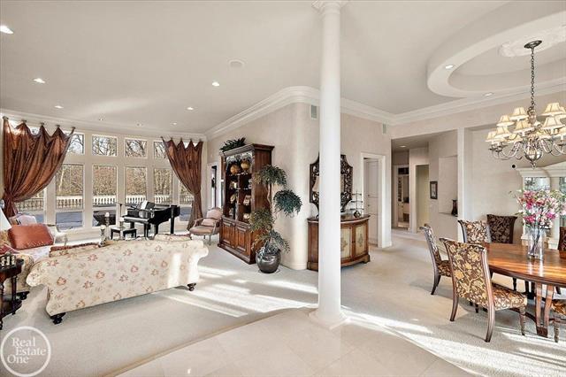 Builiding view sixteen for 4575 Hidden Glen, Rochester, MI. 48306