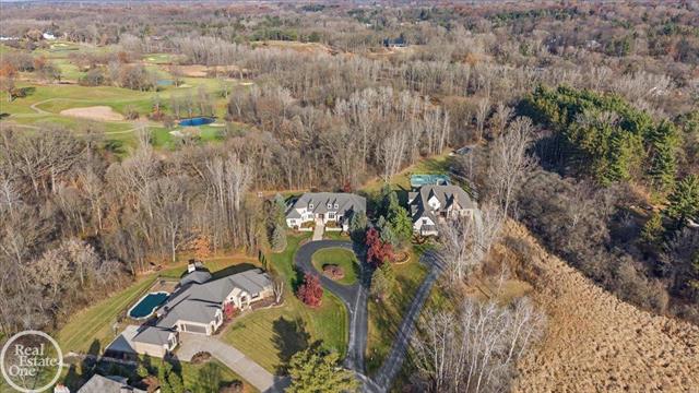 Builiding view sixty three for 4575 Hidden Glen, Rochester, MI. 48306