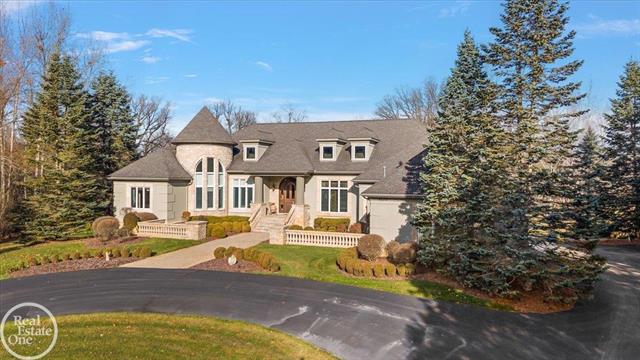 Builiding view sixty for 4575 Hidden Glen, Rochester, MI. 48306