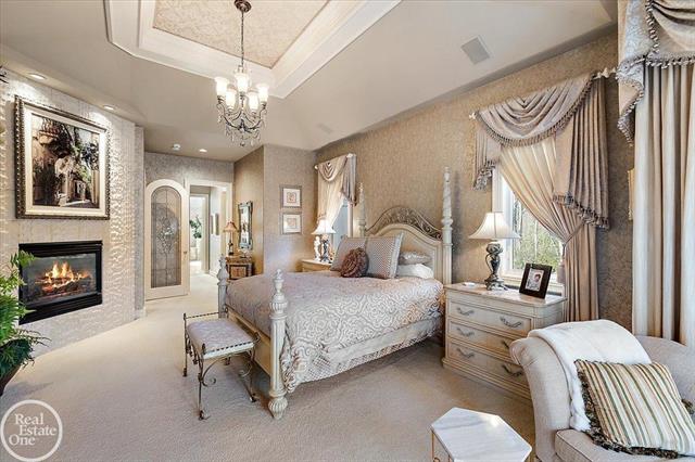 Builiding view thirty one for 4575 Hidden Glen, Rochester, MI. 48306