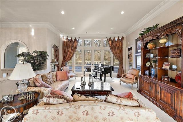 Builiding view twenty eight for 4575 Hidden Glen, Rochester, MI. 48306