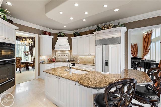 Builiding view twenty one for 4575 Hidden Glen, Rochester, MI. 48306