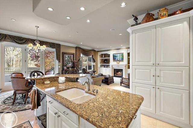 Builiding view twenty for 4575 Hidden Glen, Rochester, MI. 48306