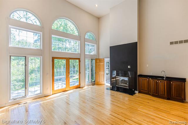 Builiding view five for 2855 Cranbrook Ridge, Rochester, MI. 48306