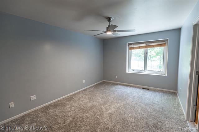 Builiding view twenty five for 2855 Cranbrook Ridge, Rochester, MI. 48306
