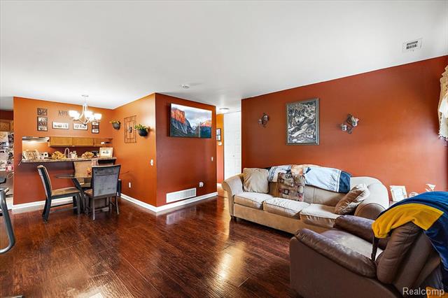 Builiding view eighteen for 3222 Birchcreek, Lake Orion, MI. 48360