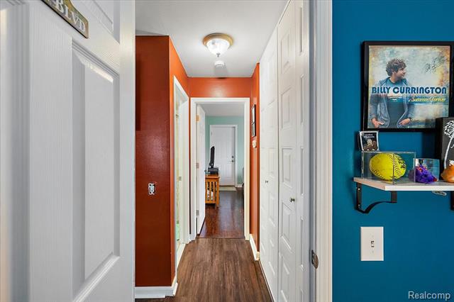 Builiding view forty seven for 3222 Birchcreek, Lake Orion, MI. 48360