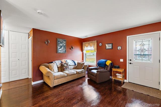 Builiding view nineteen for 3222 Birchcreek, Lake Orion, MI. 48360