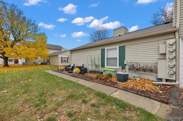 Builiding view sixteen for 3222 Birchcreek, Lake Orion, MI. 48360