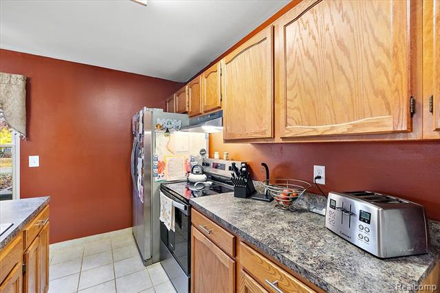 Builiding view thirty four for 3222 Birchcreek, Lake Orion, MI. 48360