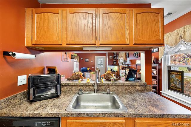 Builiding view thirty nine for 3222 Birchcreek, Lake Orion, MI. 48360