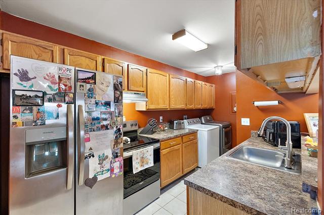 Builiding view thirty seven for 3222 Birchcreek, Lake Orion, MI. 48360