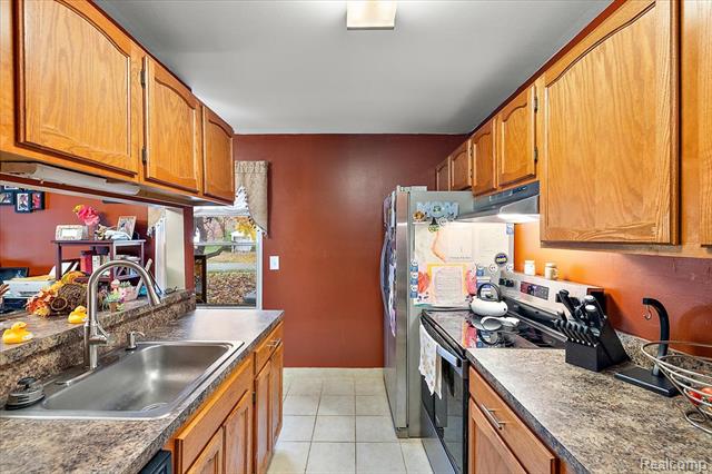 Builiding view thirty three for 3222 Birchcreek, Lake Orion, MI. 48360