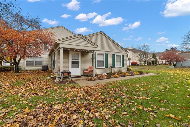 Builiding view two for 3222 Birchcreek, Lake Orion, MI. 48360