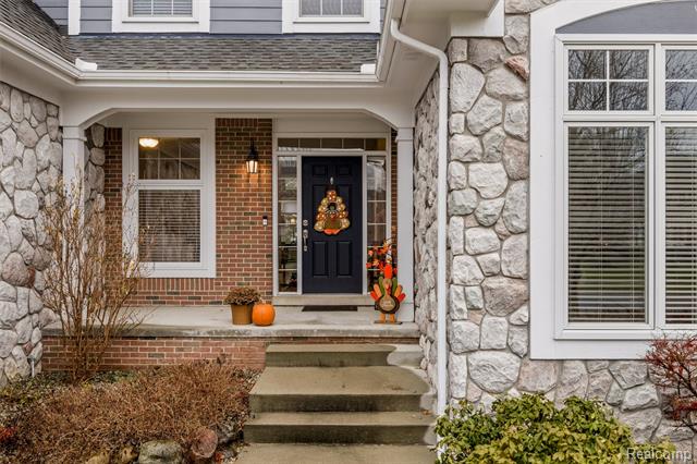 Builiding view five for 4618 Waterbury, Clarkston, MI. 48348