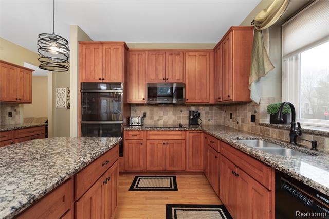 Builiding view fourteen for 4618 Waterbury, Clarkston, MI. 48348