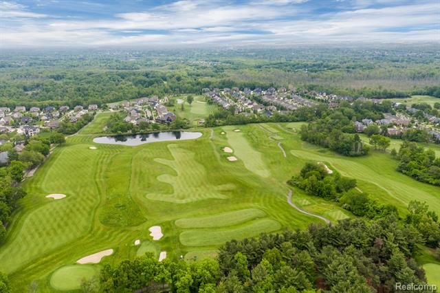 Builiding view thirty seven for 4618 Waterbury, Clarkston, MI. 48348