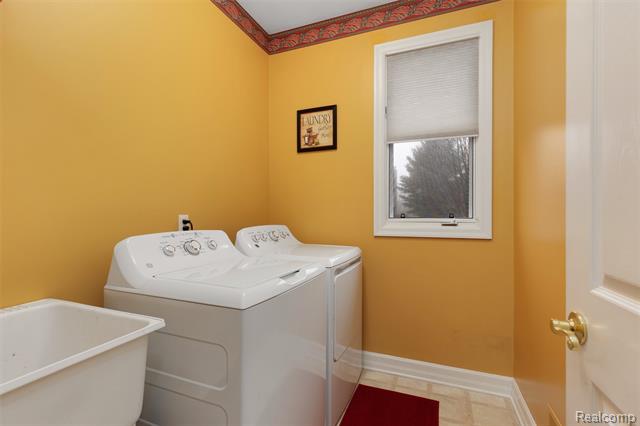 Builiding view twenty five for 4618 Waterbury, Clarkston, MI. 48348