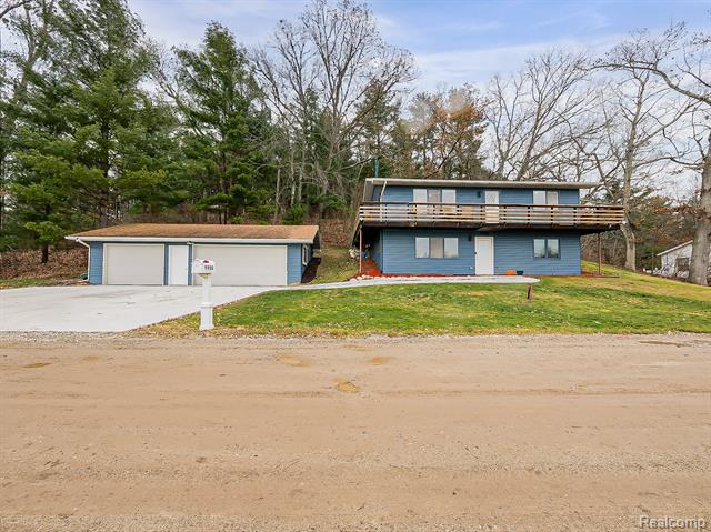 Builiding view thirty for 9900 S Big School Lot Lake, Holly, MI. 48442