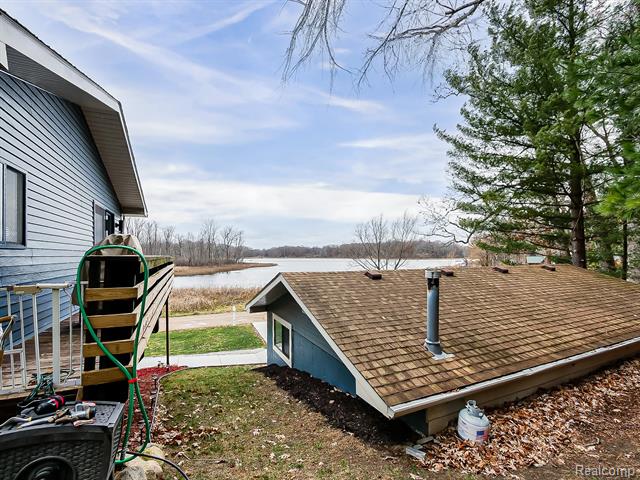 Builiding view twenty eight for 9900 S Big School Lot Lake, Holly, MI. 48442