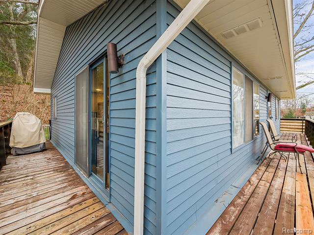 Builiding view twenty five for 9900 S Big School Lot Lake, Holly, MI. 48442