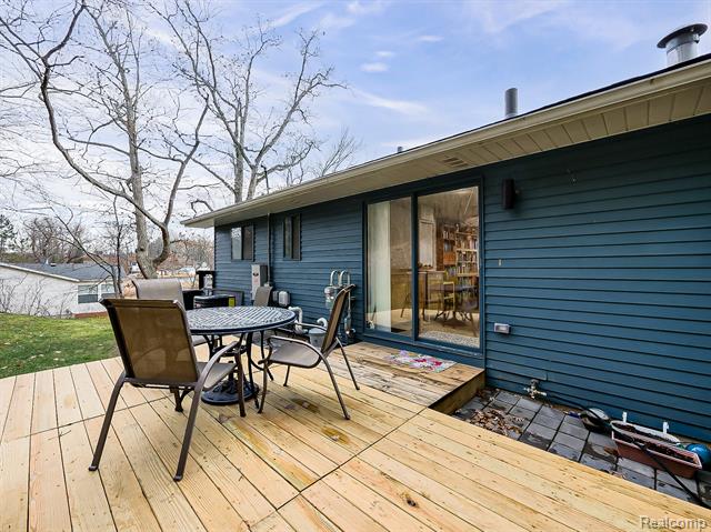 Builiding view twenty seven for 9900 S Big School Lot Lake, Holly, MI. 48442