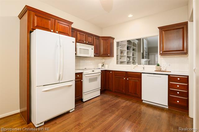 Builiding view fourteen for 6576 Steeple Rdg, Clarkston, MI. 48346