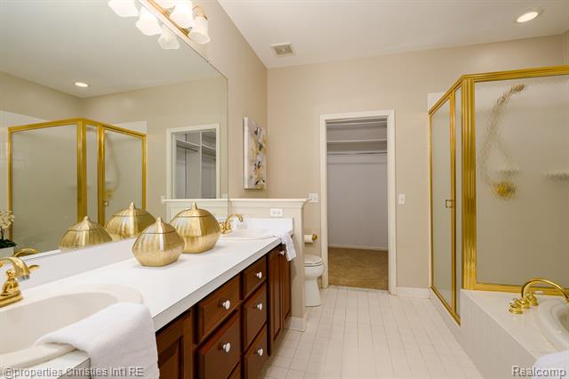 Builiding view nineteen for 6576 Steeple Rdg, Clarkston, MI. 48346