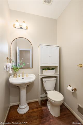 Builiding view twenty one for 6576 Steeple Rdg, Clarkston, MI. 48346