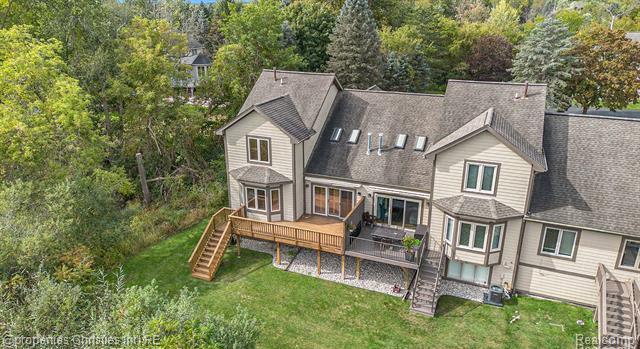 Builiding view two for 6576 Steeple Rdg, Clarkston, MI. 48346