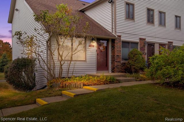 Builiding view one for 7210 Blue Water, Clarkston, MI. 48348