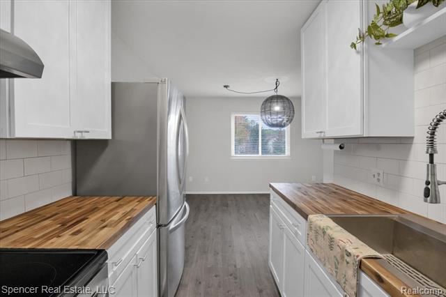 Builiding view twenty five for 7210 Blue Water, Clarkston, MI. 48348