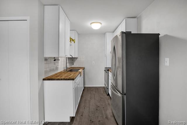 Builiding view twenty two for 7210 Blue Water, Clarkston, MI. 48348