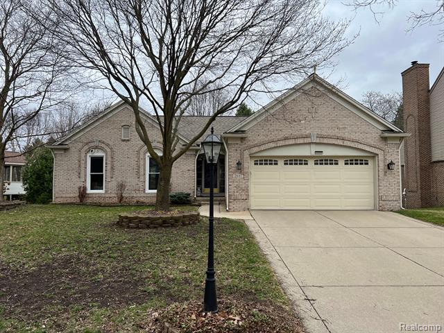 front view for 2681 Aubrey Dr, Lake Orion, Mi. 48360