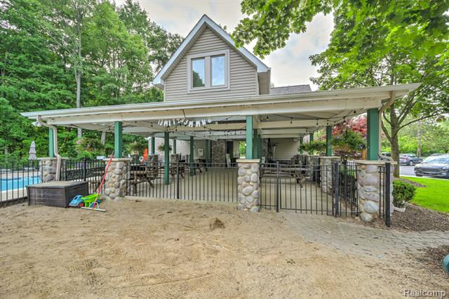 Builiding view fifty eight for 2673 Brentwood, Lake Orion, MI. 48360