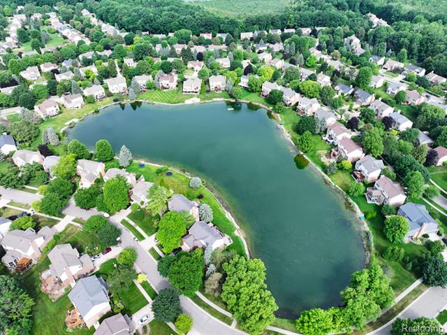 Builiding view fifty four for 2673 Brentwood, Lake Orion, MI. 48360