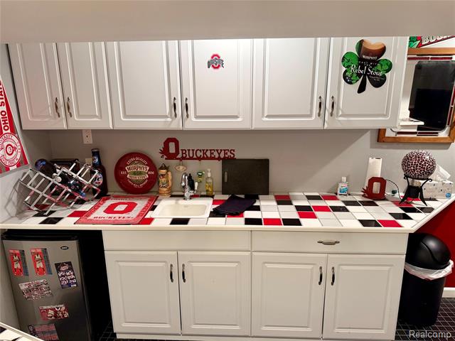 Builiding view fifty two for 2673 Brentwood, Lake Orion, MI. 48360