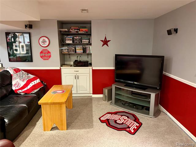 Builiding view fifty for 2673 Brentwood, Lake Orion, MI. 48360