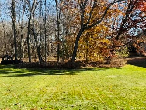 Builiding view five for 2673 Brentwood, Lake Orion, MI. 48360