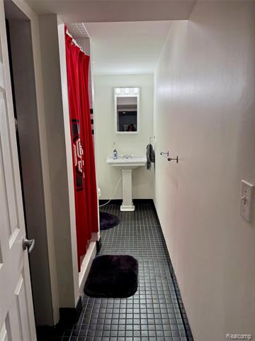 Builiding view forty four for 2673 Brentwood, Lake Orion, MI. 48360