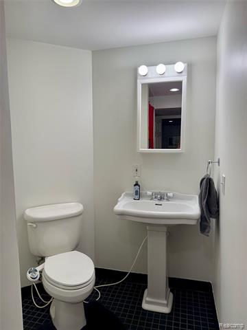 Builiding view forty three for 2673 Brentwood, Lake Orion, MI. 48360