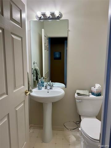 Builiding view nine for 2673 Brentwood, Lake Orion, MI. 48360